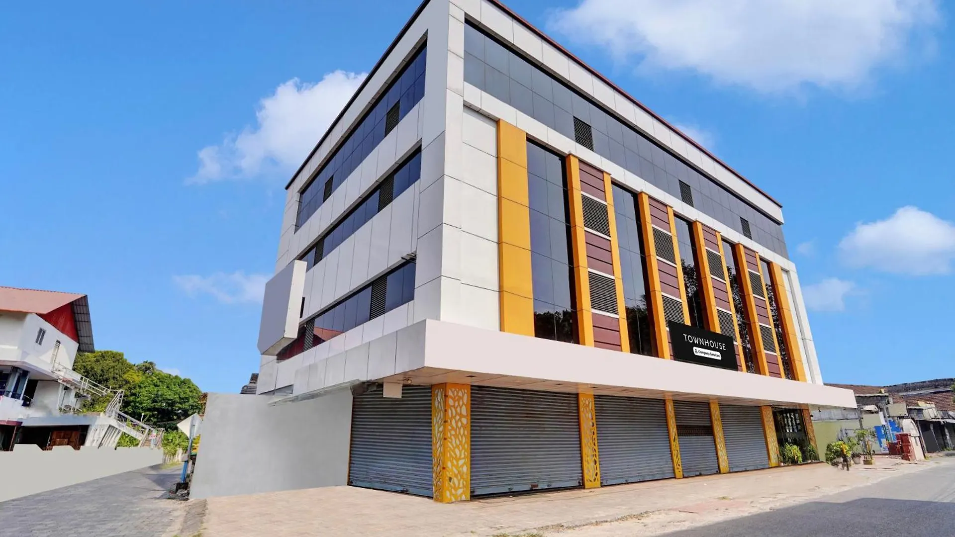 Hotel Super Townhouse Ernakulam North Kochi