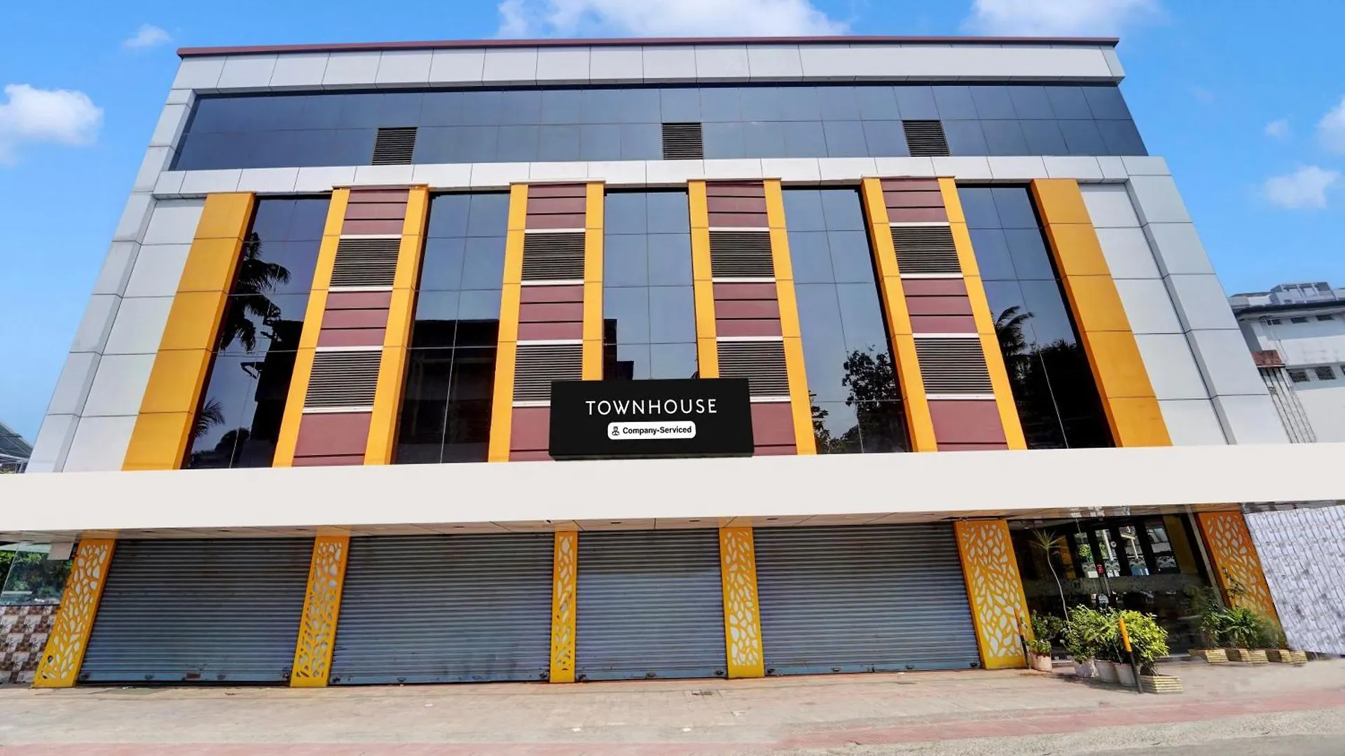 Hotel Super Townhouse Ernakulam North Kochi