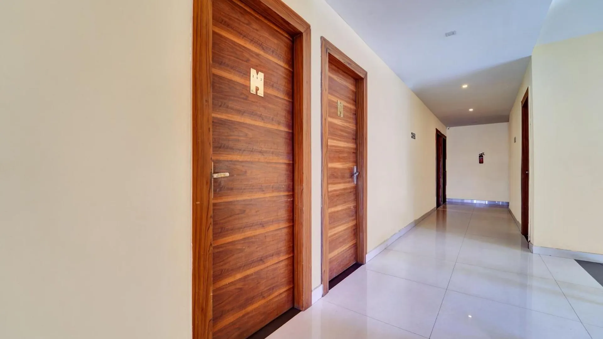 Hotel Super Townhouse Ernakulam North Kochi