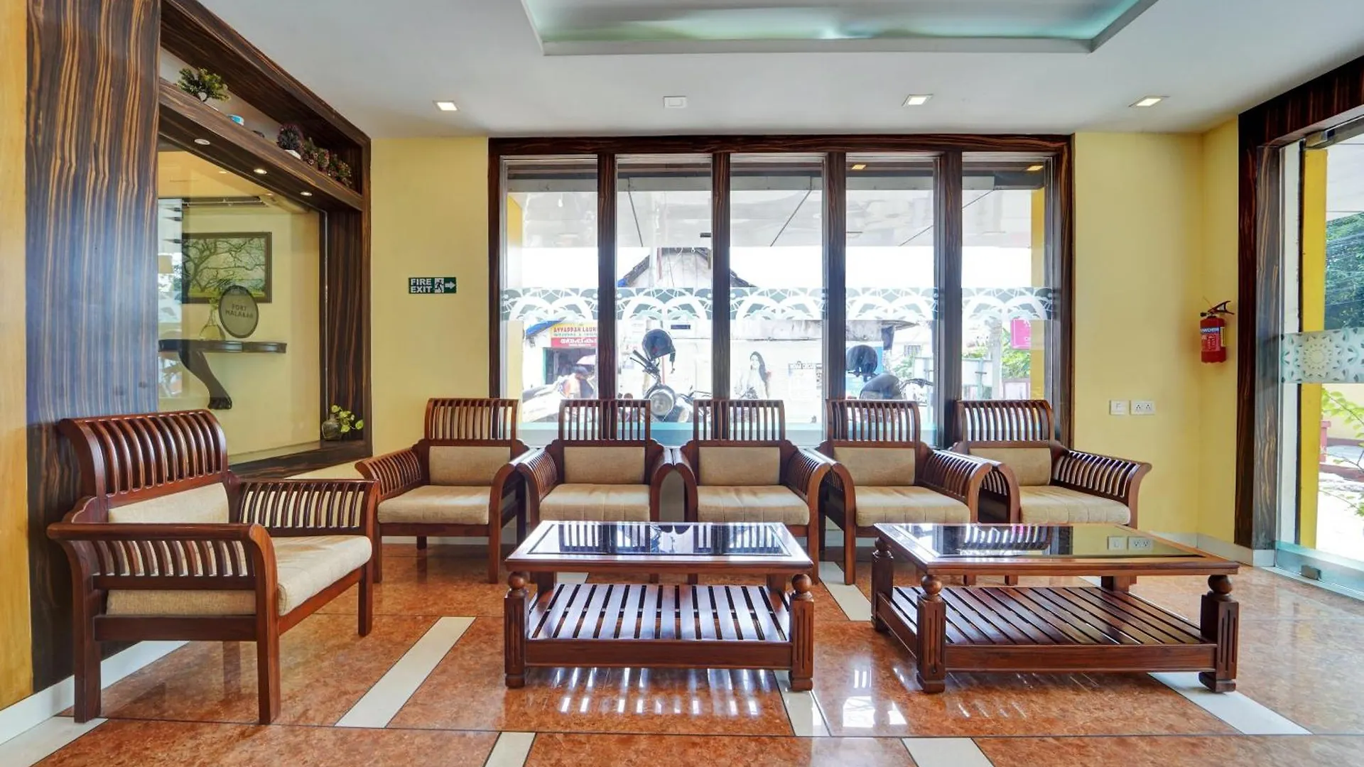 Hotel Super Townhouse Ernakulam North Kochi 3*,